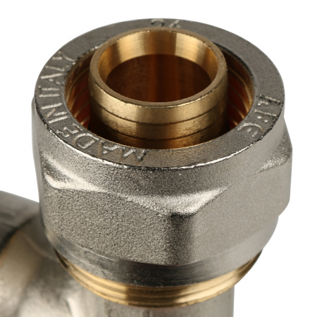 Тройник APE переходной с внутренней резьбой 26*3/4*26 (резьбовые фитинги)